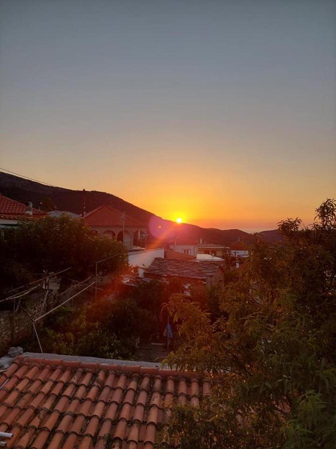 Rising Sun Guesthouse Mesochoria エクステリア 写真